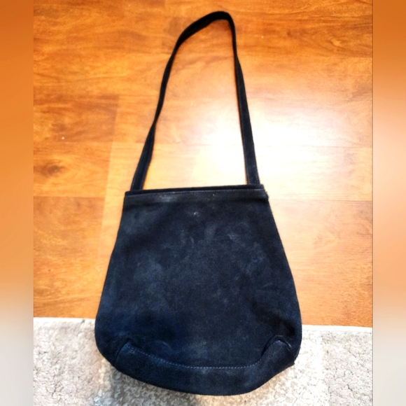 Accessorize vintage leather Shoulder bag good condition color black - Picture 1 of 10